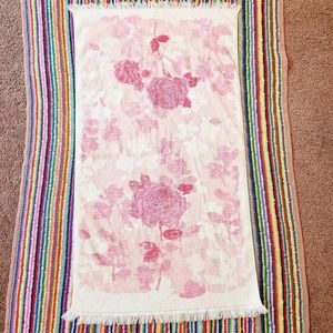 Vintage 70s Pink Rose Terrycloth Towel